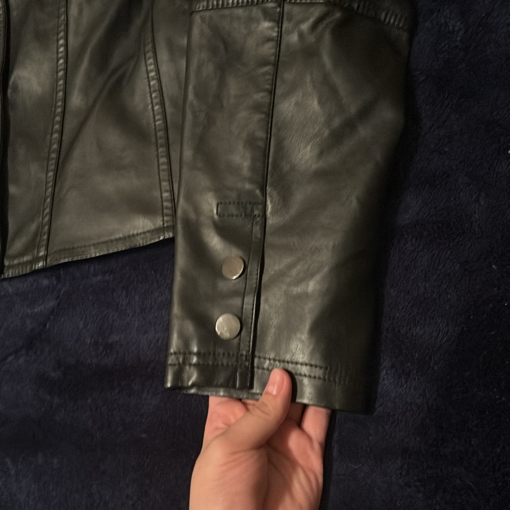 Leather jacket - Picture 4 of 6